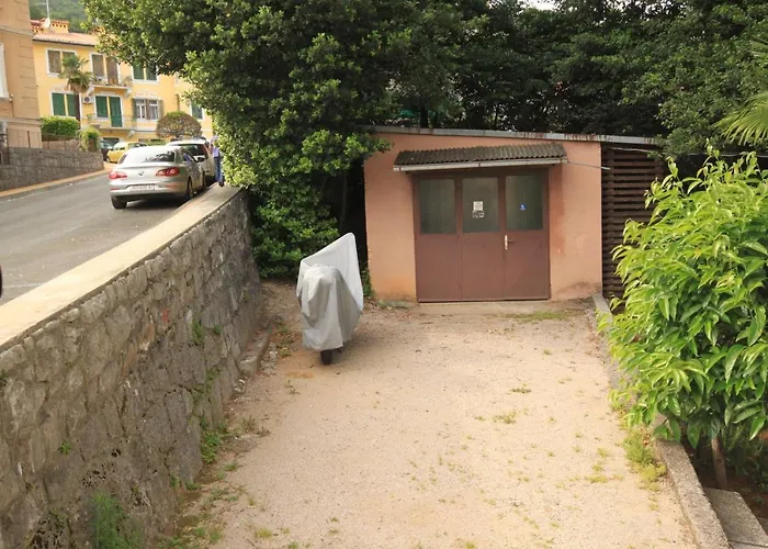 With A Parking Space - 7868 Opatija