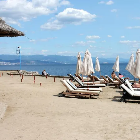 With A Parking Space - 7868